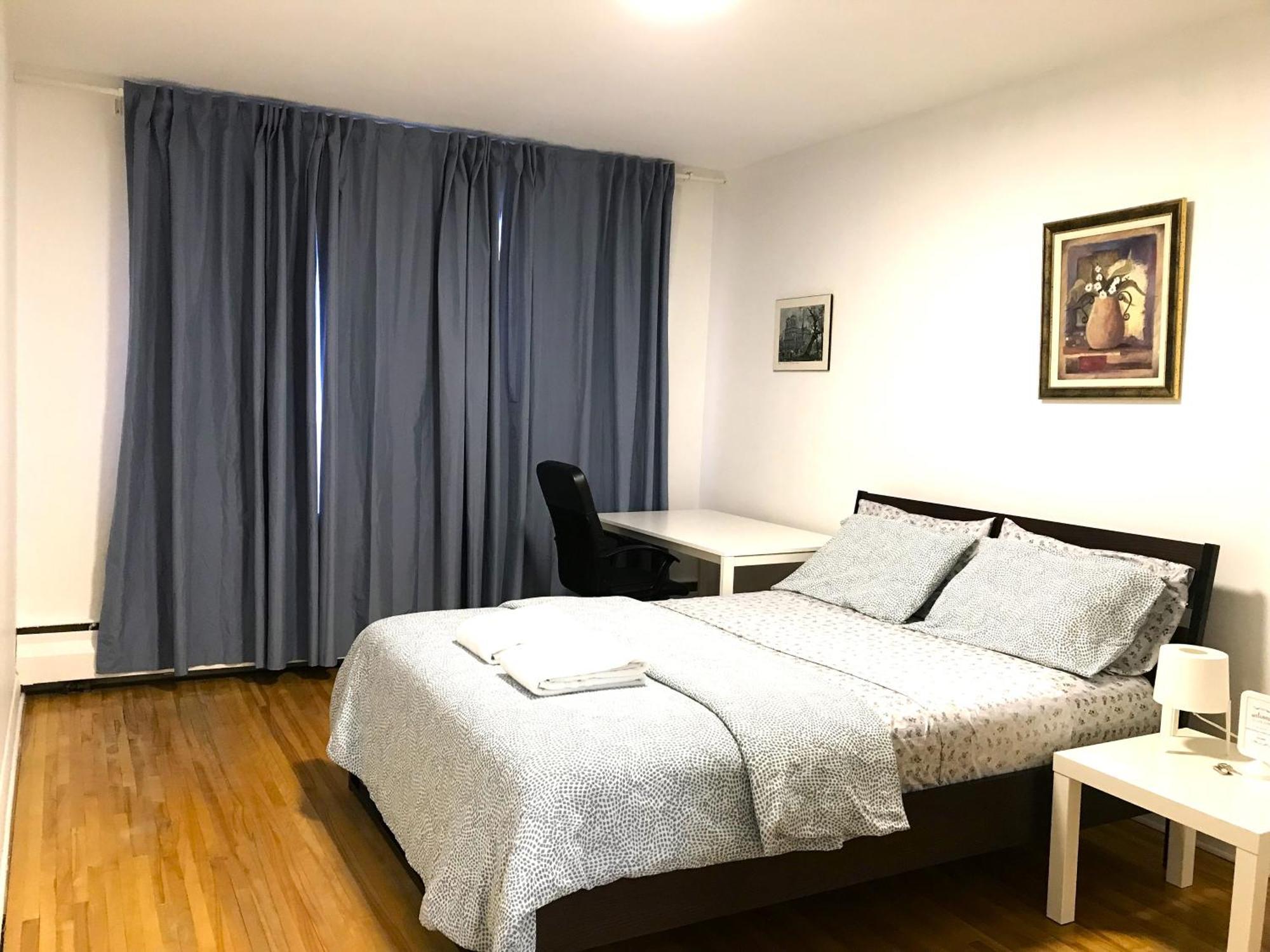 Big Private Room Midmontreal Next To Station Metro - Parking Free 외부 사진